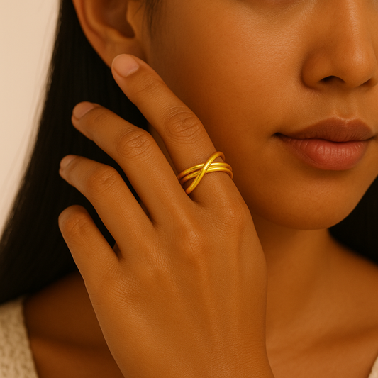 18k crisscross gold ring on model